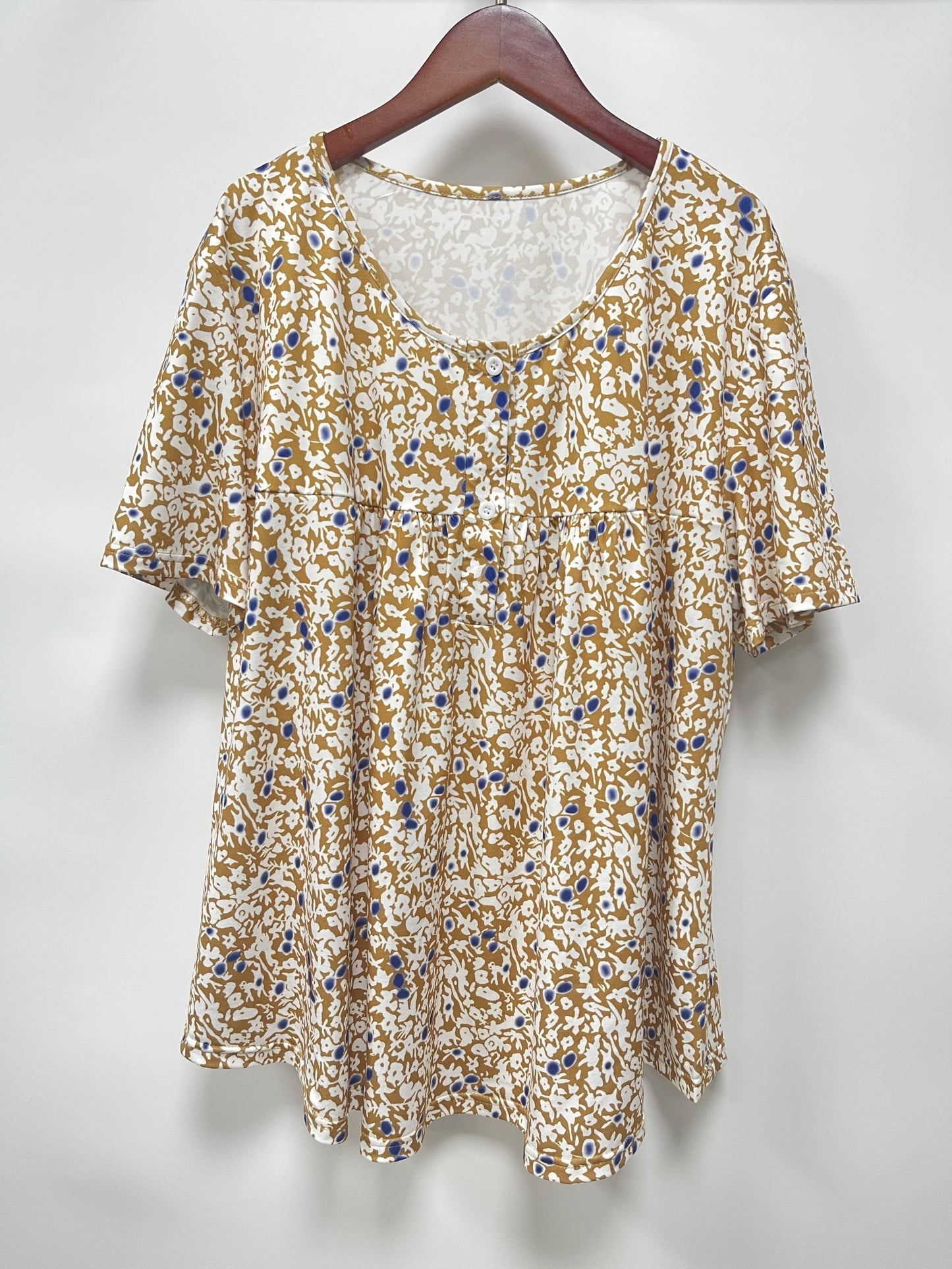 Irena – Koszulka Plus Size Z Detalem Twist