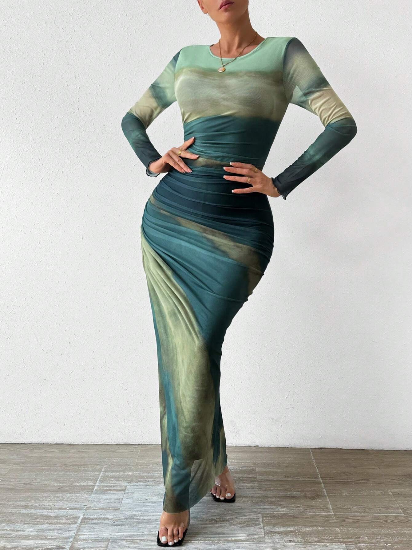Sukienka maxi z marszczeniami tie-dye
