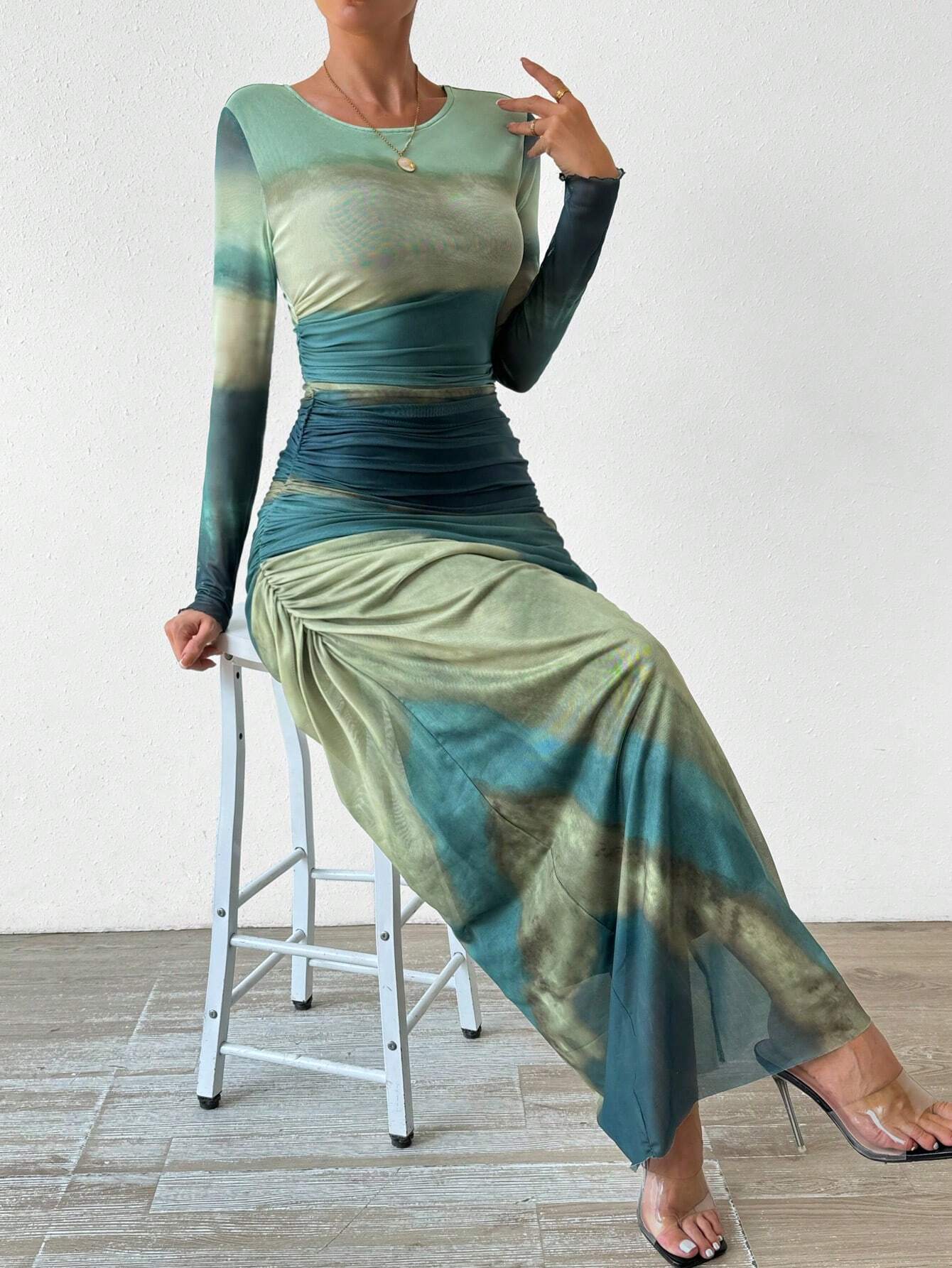 Sukienka maxi z marszczeniami tie-dye