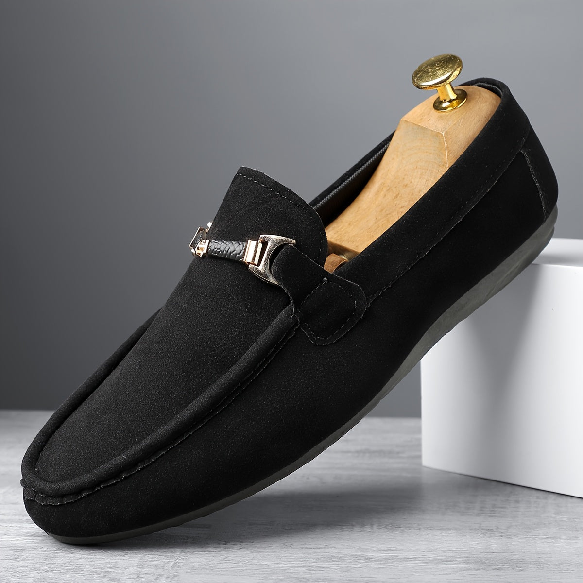 Oskar - Eleganckie Mokasyny z Metalicznym Detalem