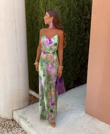 Marta – Stylowa sukienka maxi z wzorem halo tie-dye i odpinanym szalem