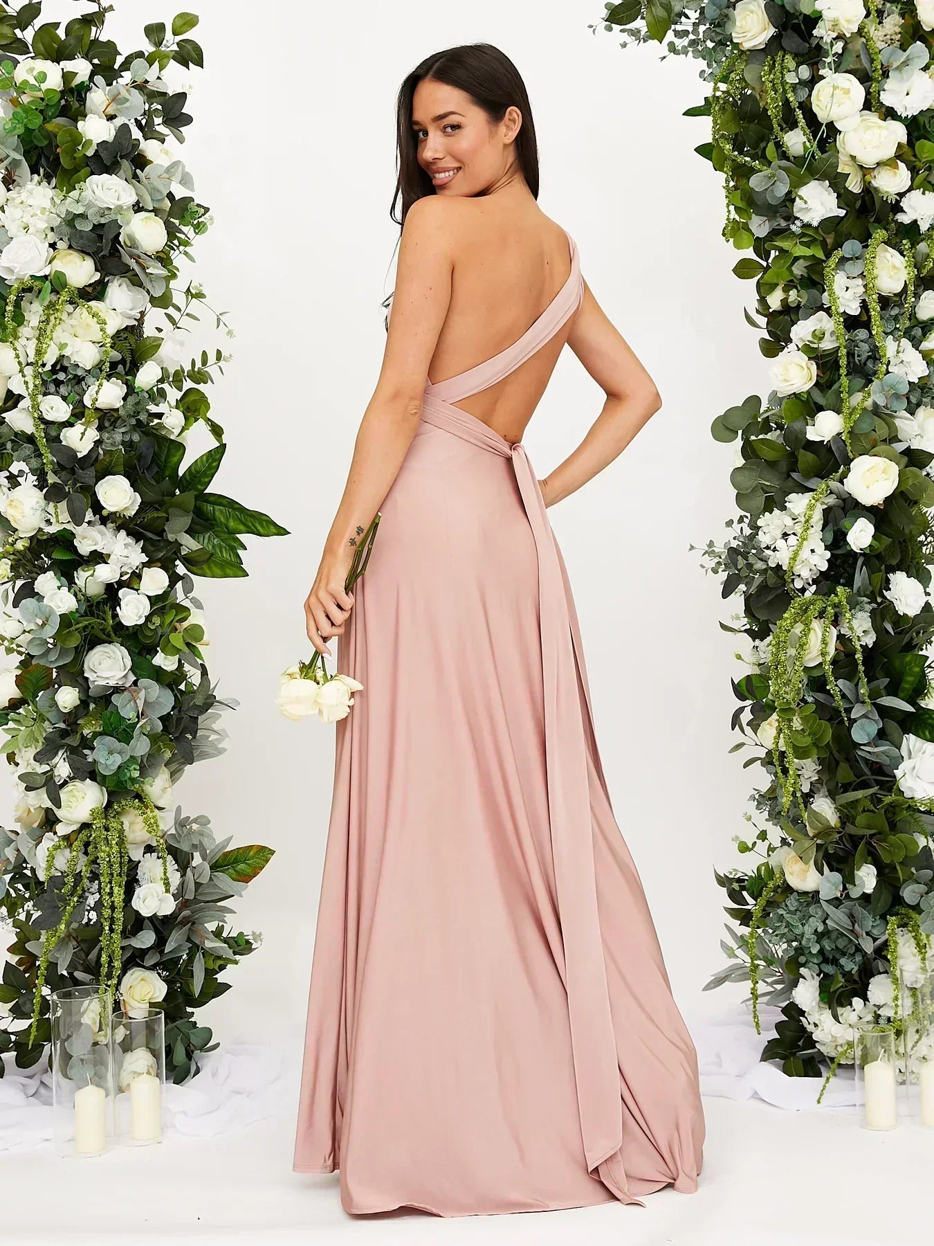 Nicole Mae | Elegancka i uniwersalna sukienka