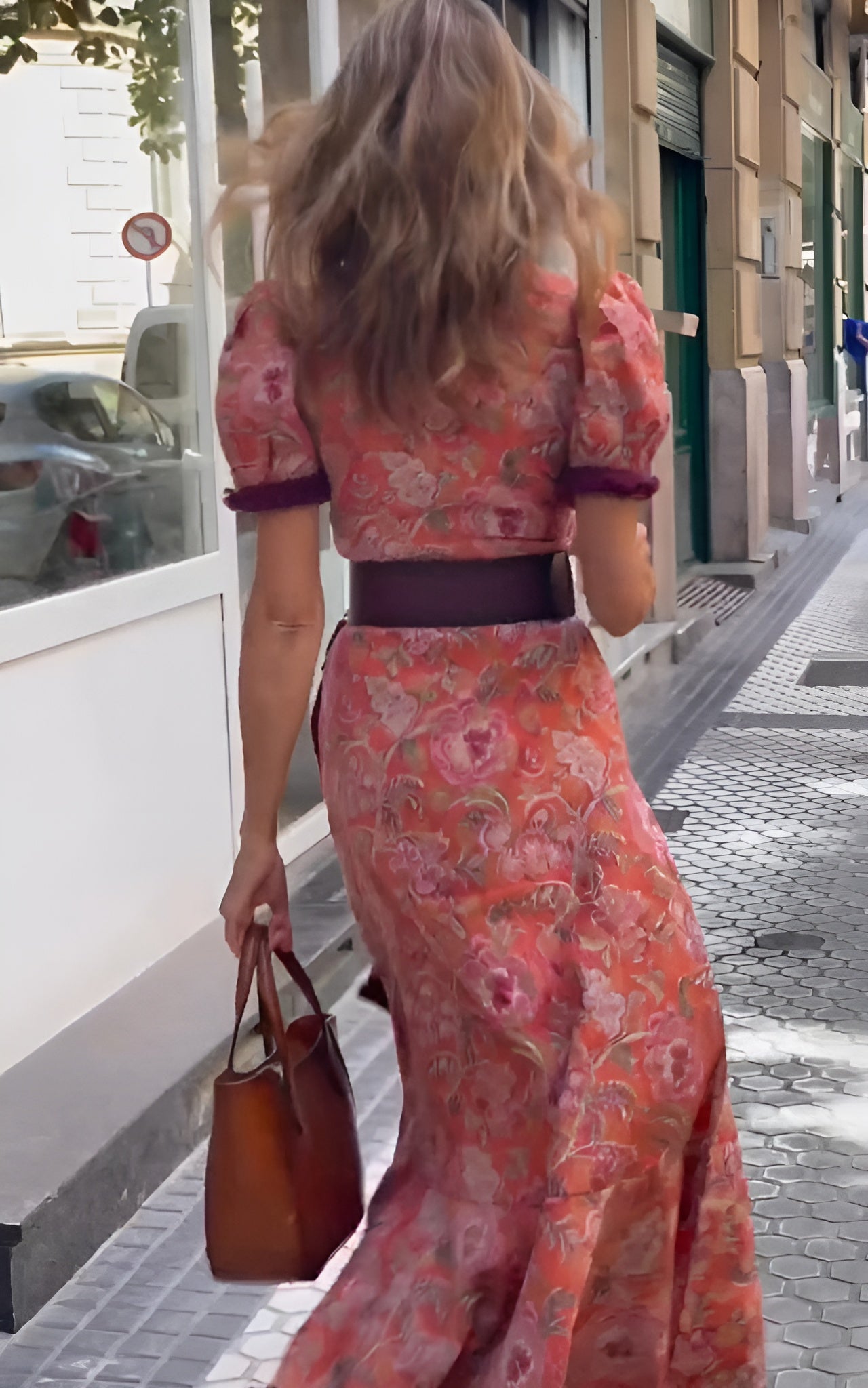 Sylwia | Elegancka różowa sukienka maxi z krótkim rękawem