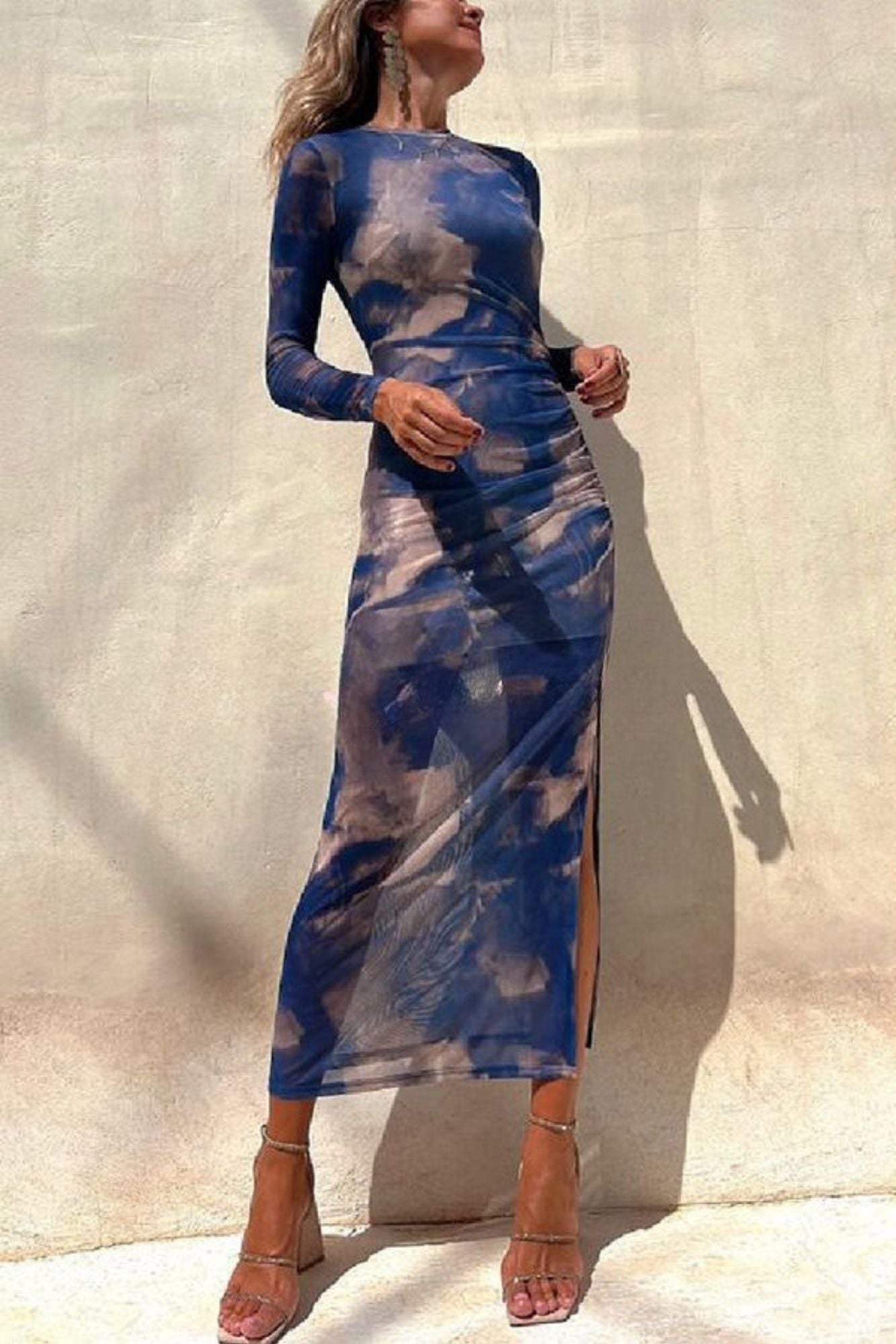 Urokliwa Dama – Siateczkowa Sukienka Midi Tie-Dye