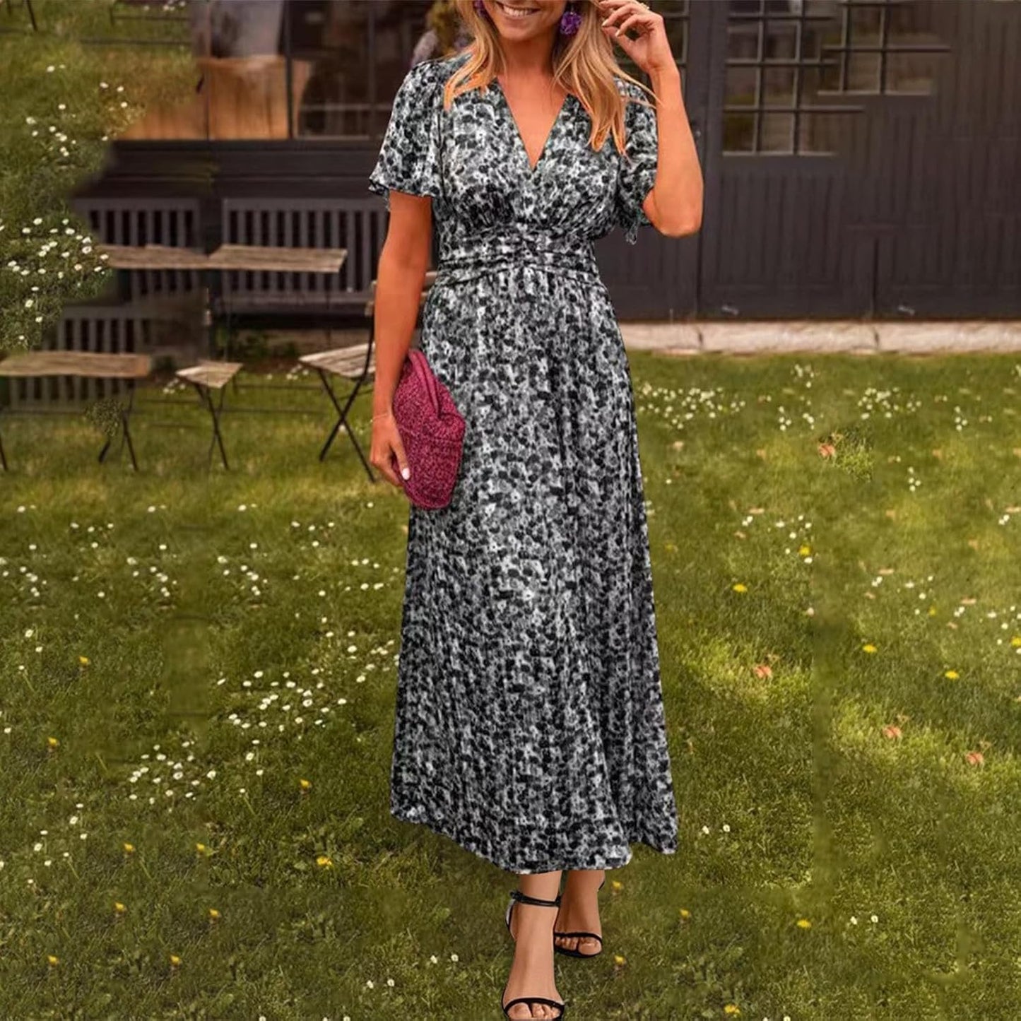 Edyta | Letnia sukienka w kwiaty z dekoltem V i zwiewnymi rękawami