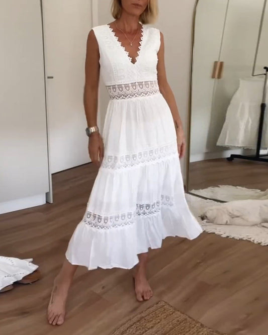 Aurélie - Elegancka koronkowa sukienka z dekoltem w serek