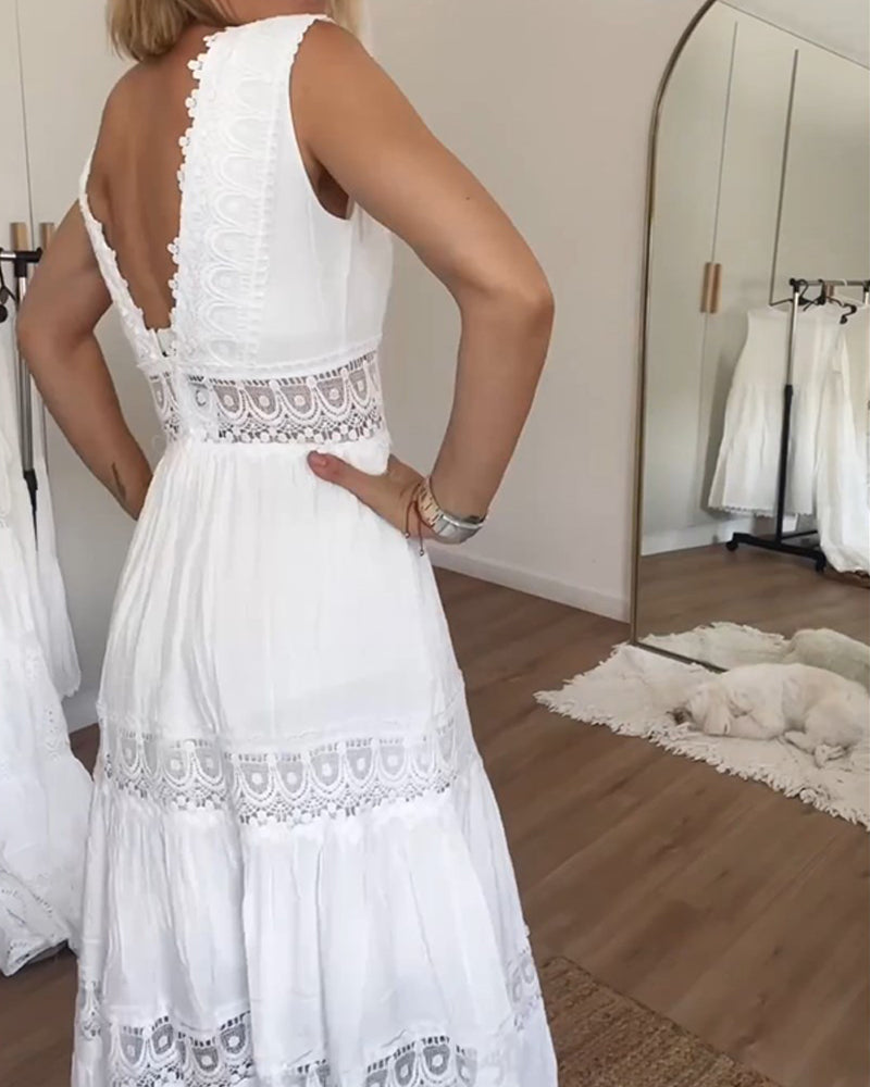 Aurélie - Elegancka koronkowa sukienka z dekoltem w serek