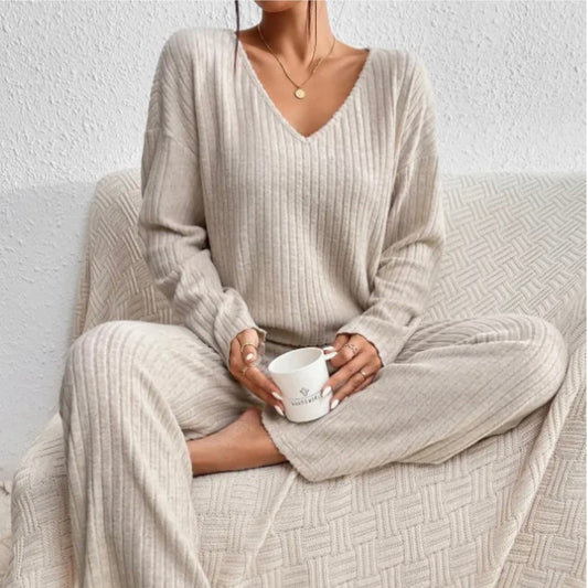 Klaudia® - Dzianinowy komplet: sweter i spodnie damskie