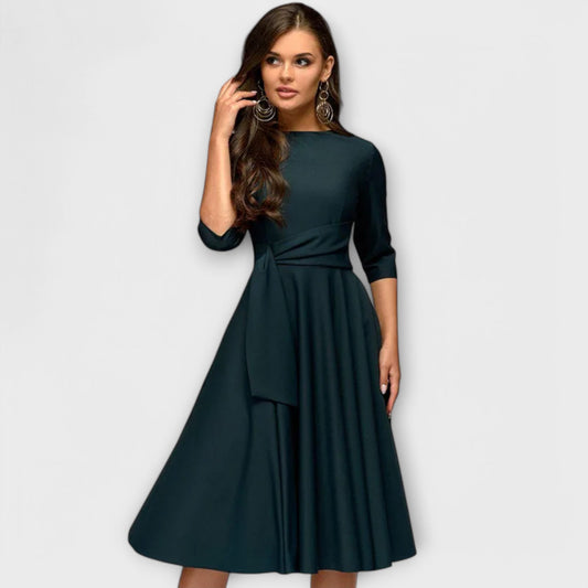 Elegancka sukienka rozkloszowana