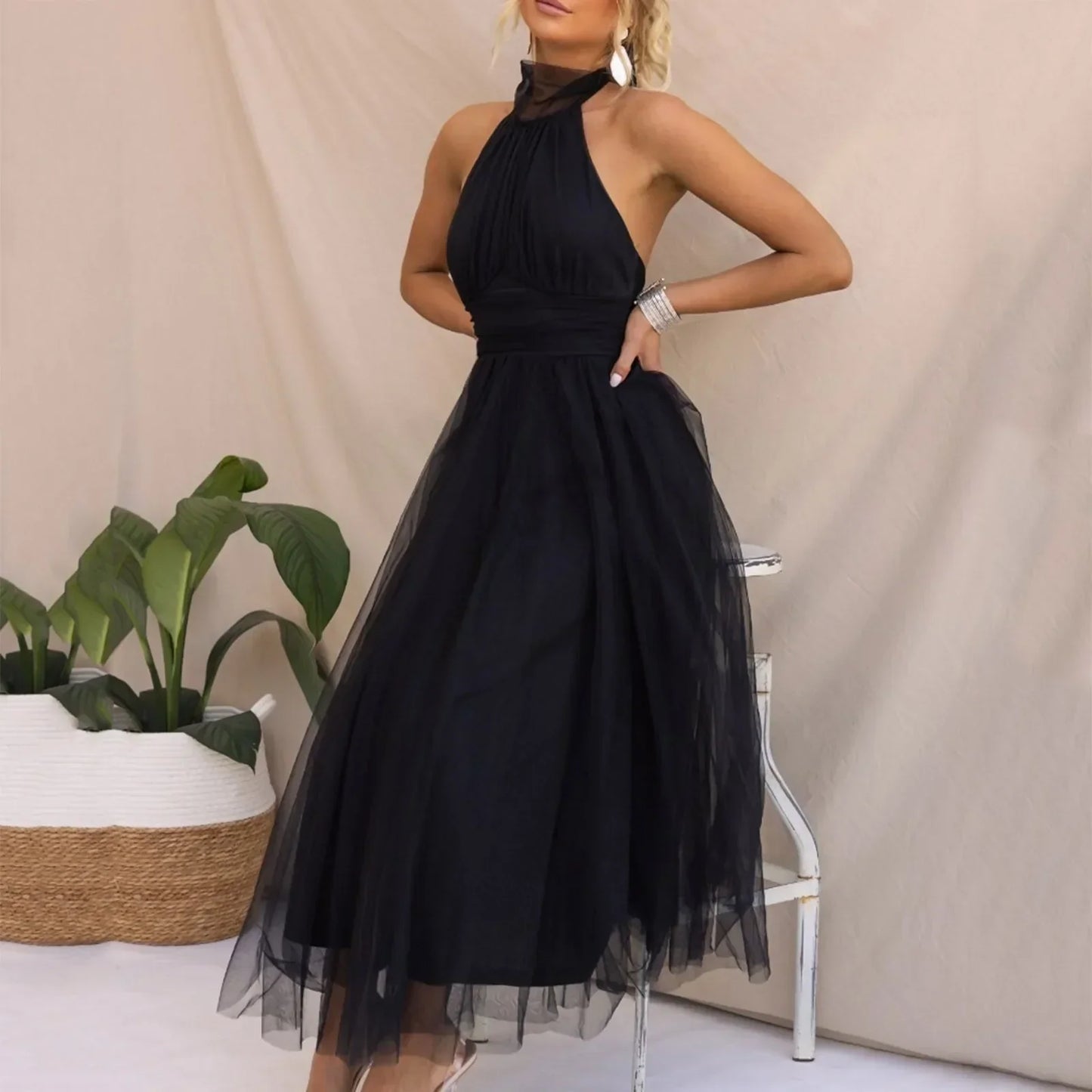 Patrycja – Elegancka sukienka bez rękawów