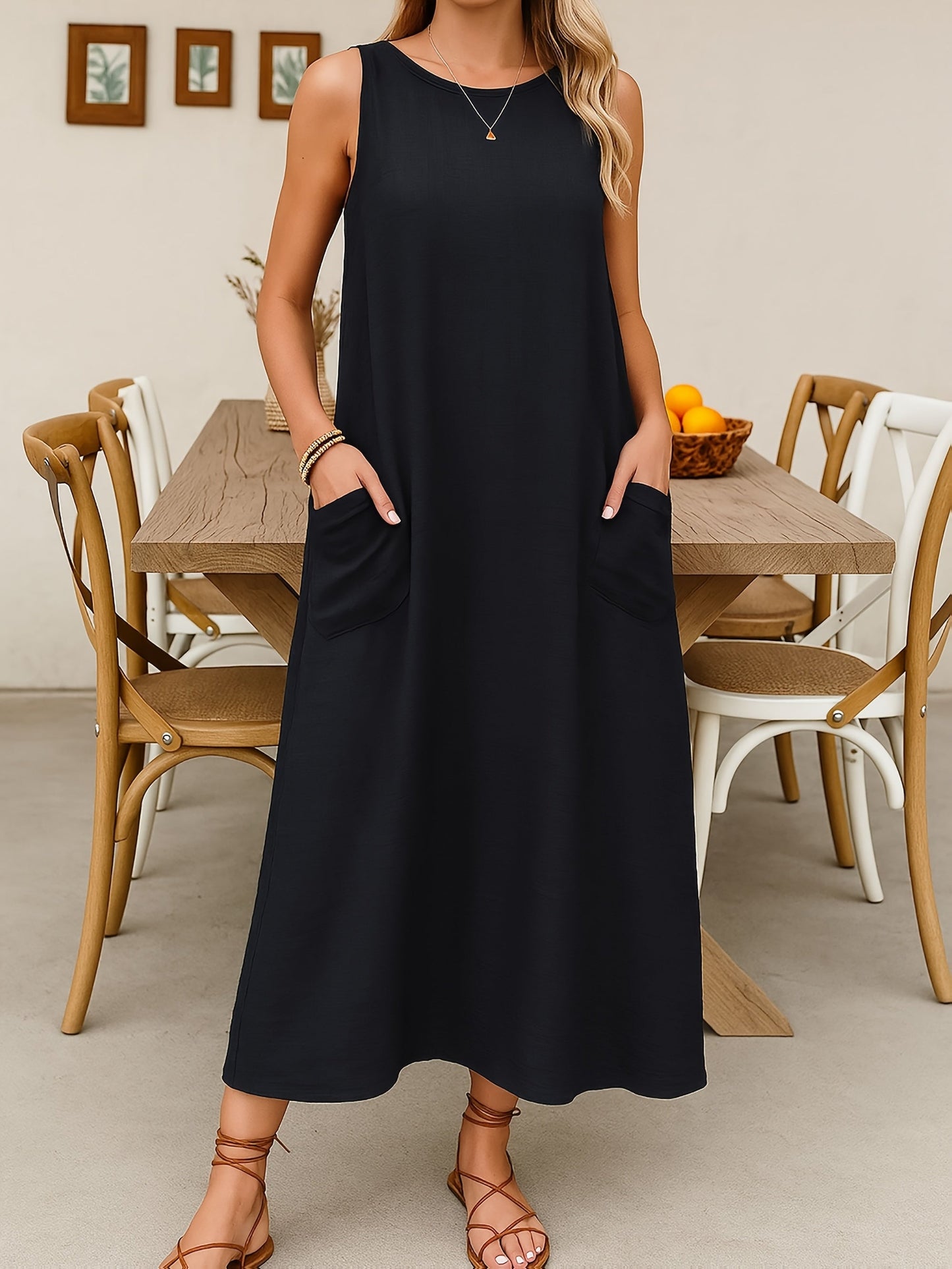 Dorota – Czarna Sukienka Bez Rękawów