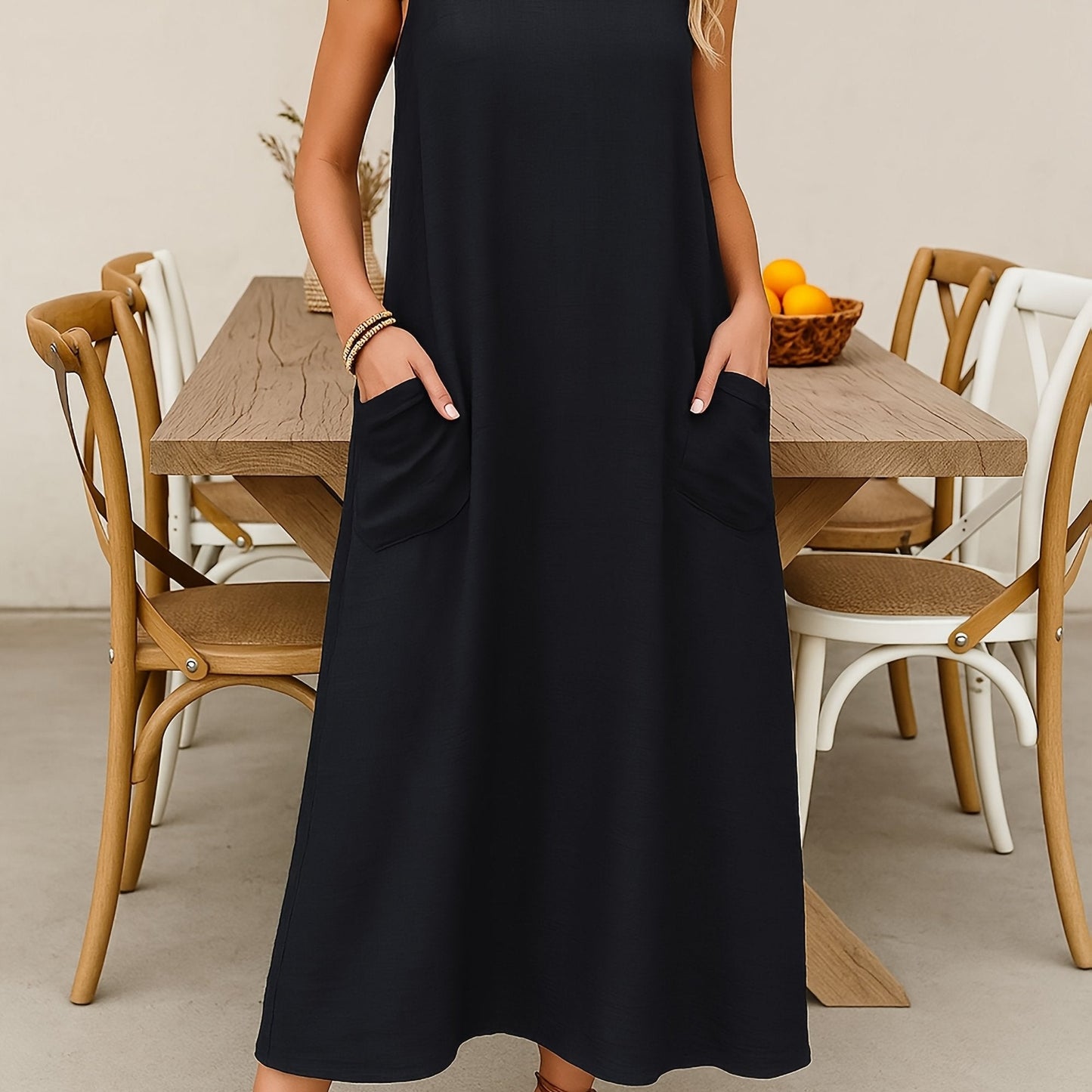Dorota – Czarna Sukienka Bez Rękawów