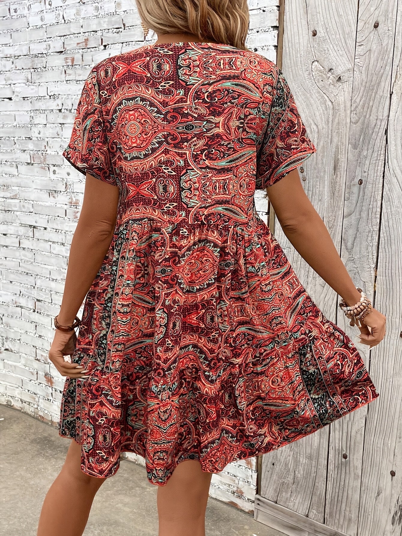 Cecylia – Sukienka Plus Size Z Falbanką