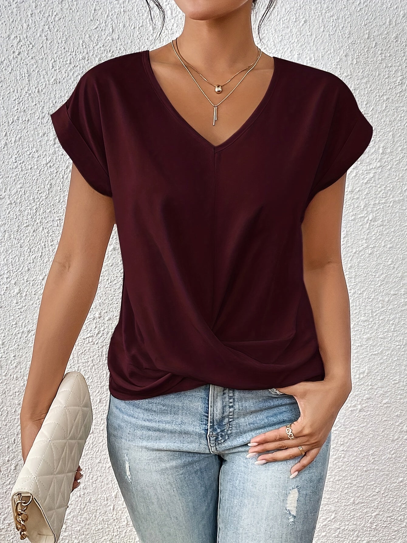 Beata™ | Casualny T-shirt z dekoltem w kształcie serca
