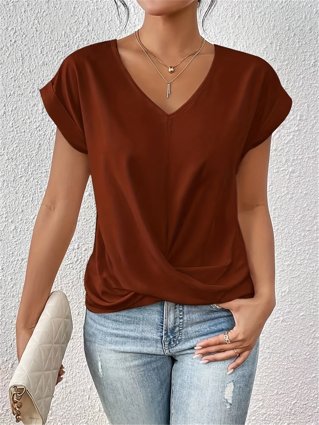 Beata™ | Casualny T-shirt z dekoltem w kształcie serca