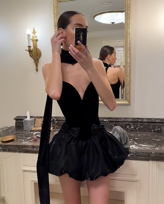 Seksowna Sukienka Bandeau Z Kokardą I Dopasowaną Talią