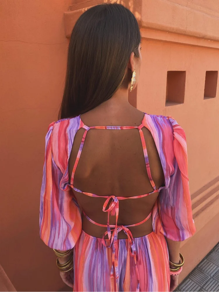 Aleksandra – Elegancka sukienka z wycięciem