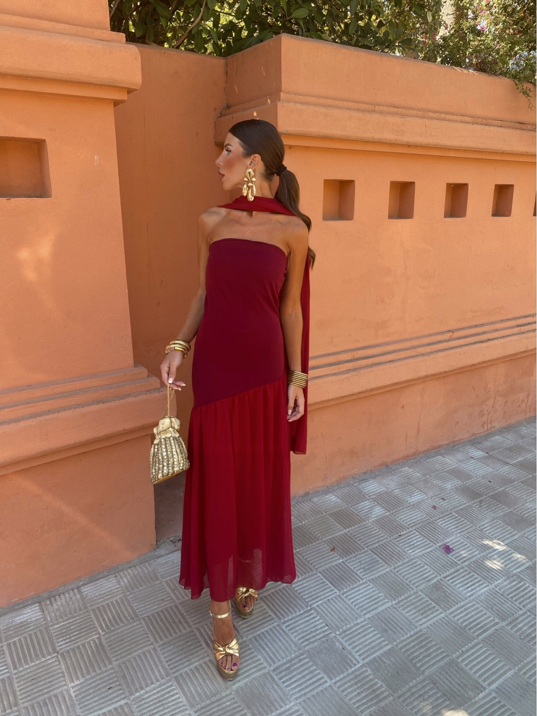 Mila | Elegancka sukienka midi bez ramiączek