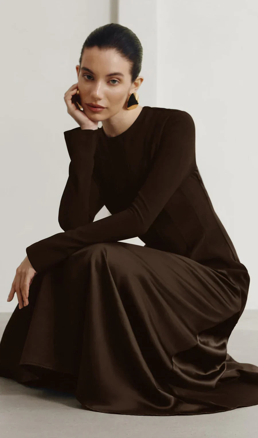 Satynowa sukienka maxi Leah