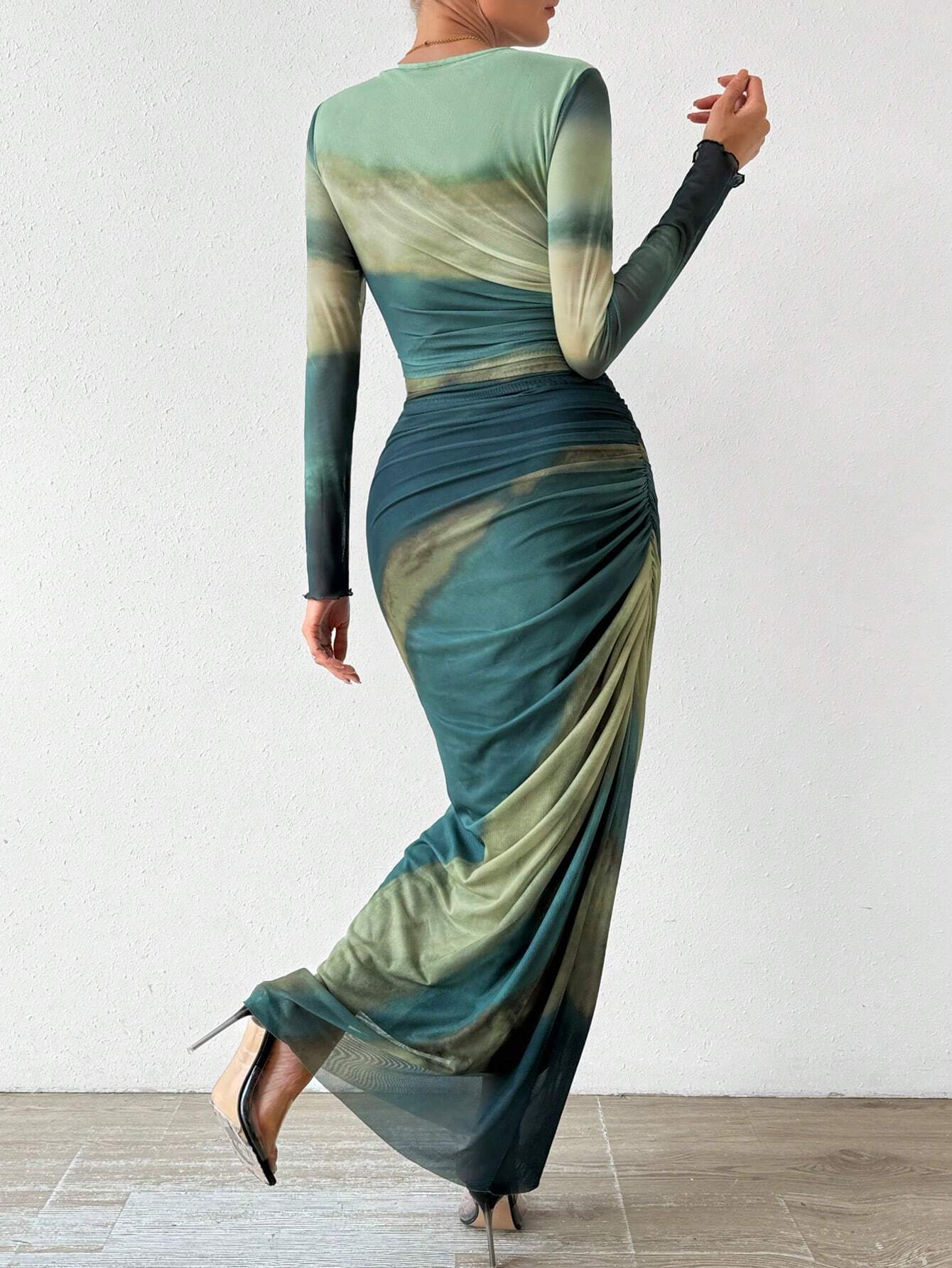 Sukienka maxi z marszczeniami tie-dye