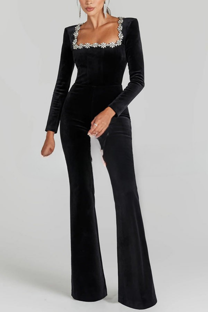 Klasyczny Urok – Aksamitny Kombinezon Z Rozszerzanymi Nogawkami