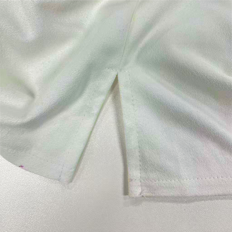 Męska klasyczna amerykańska koszulka z krótkim rękawem i kołnierzykiem henley vintage, zamszowa