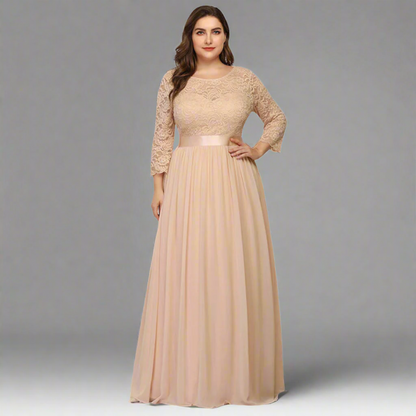 Anneliese | Sukienka z koronki premium dla eleganckich krągłości