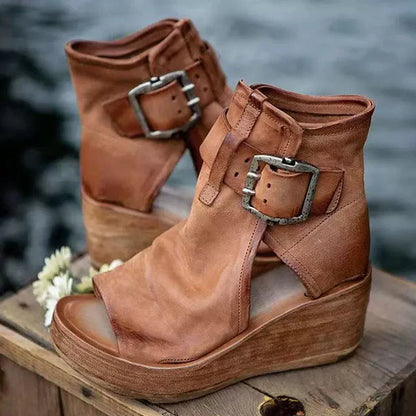 Zyta / Sandały Na Koturnie Z Klamrą W Stylu Boho