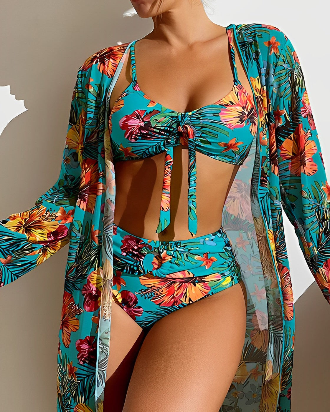 Flora | Komplet bikini z tropikalnym nadrukiem i narzutką