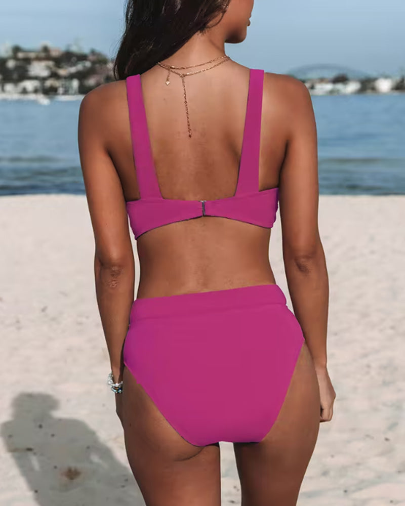 Jednokolorowe bikini z wysokim stanem