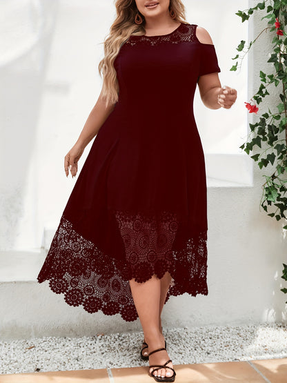Sukienka Karolina plus size z odkrytymi ramionami, elegancka