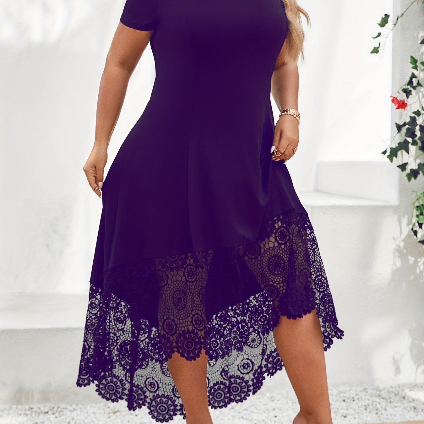 Sukienka Karolina plus size z odkrytymi ramionami, elegancka