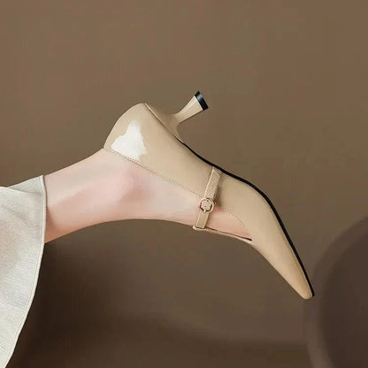 Lakierowane szpilki Olysa Kitten Leather