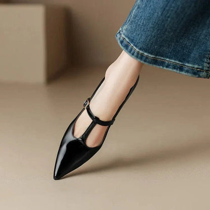 Lakierowane szpilki Olysa Kitten Leather