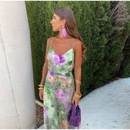 Marta – Stylowa sukienka maxi z wzorem halo tie-dye i odpinanym szalem