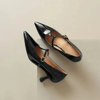 Lakierowane szpilki Olysa Kitten Leather