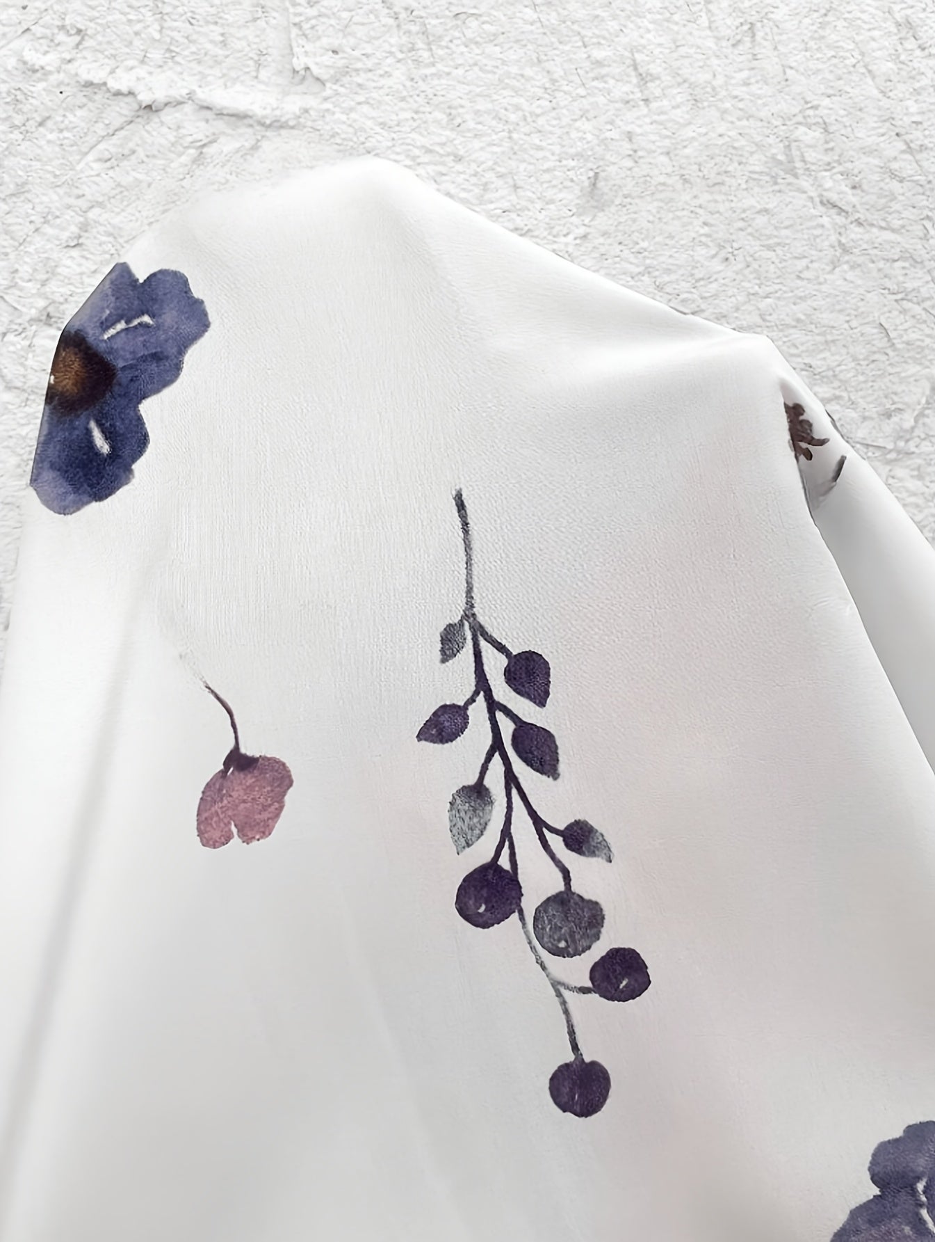 Sukienka koszulowa w kwiaty Emilia – elegancka, z długim rękawem