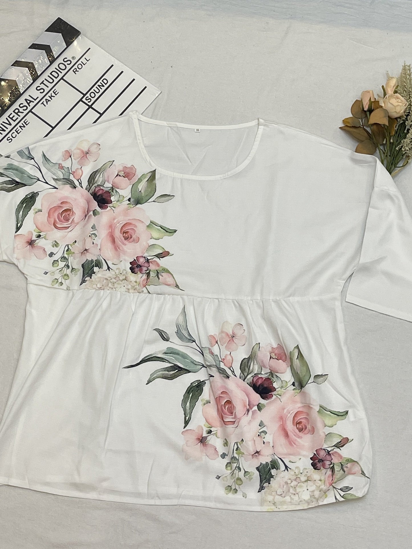 Elżbieta – T-Shirt Plus Size Z Kwiatowym Nadrukiem